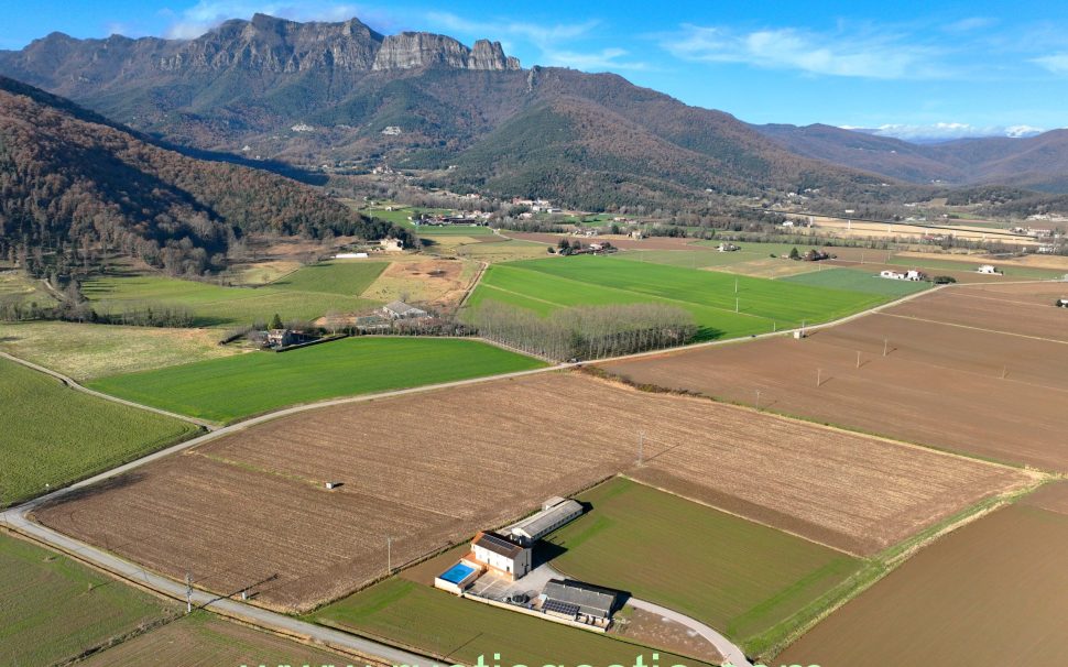 Finca rústica agrícola i forestal a la Vall d’en Bas (Garrotxa/Girona)