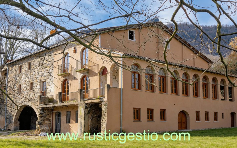 Finca rústica agrícola i forestal a la Vall d’en Bas (Garrotxa/Girona)